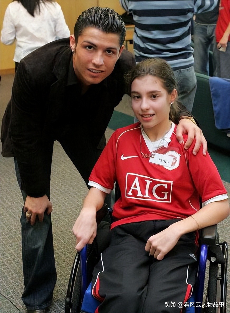 C罗14年奋斗看巨星生活有多爽：粉丝4.8亿资产超40亿女友个个火辣