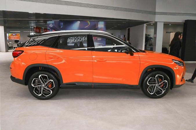 名爵mgone实测油耗,181马力百公里油耗