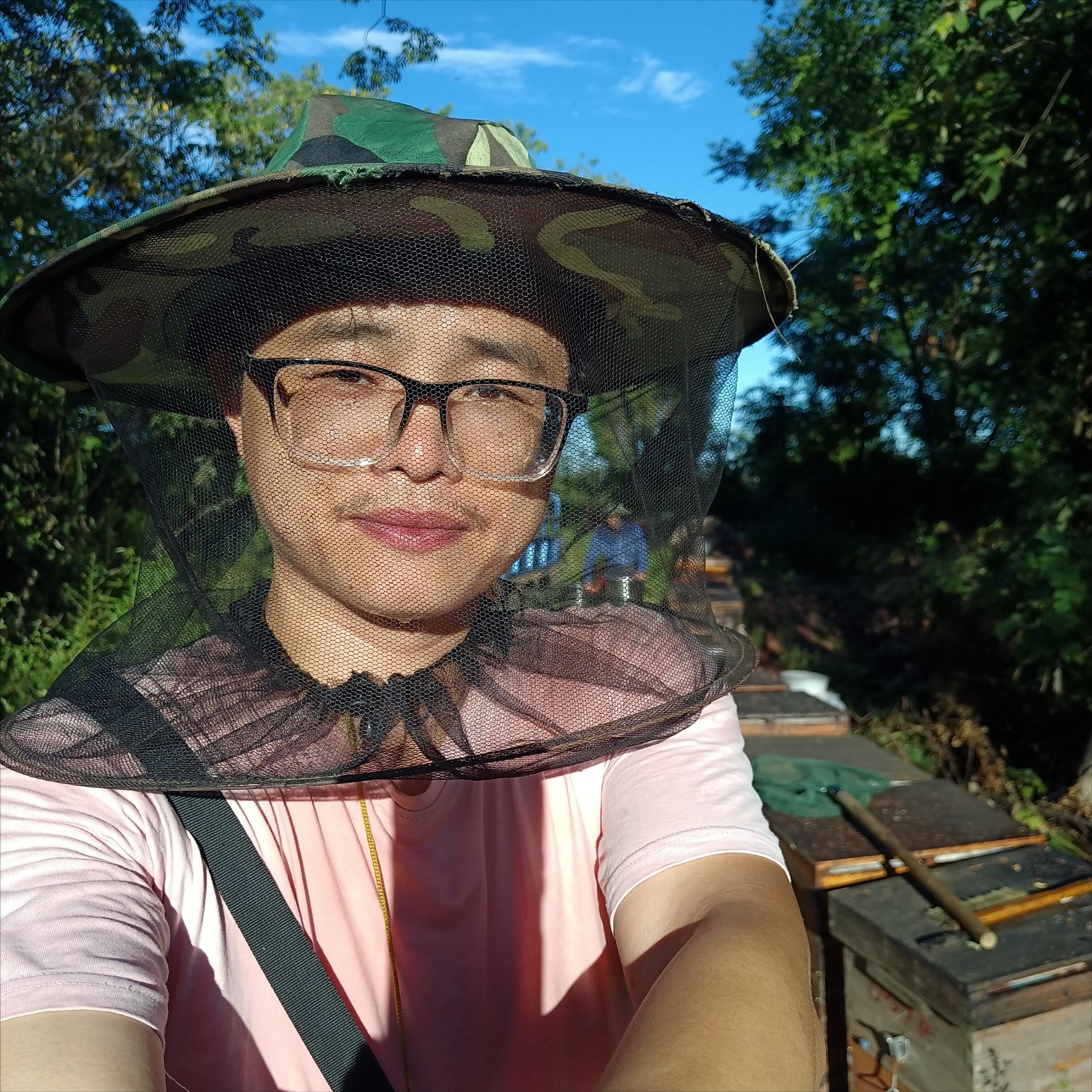 蜜蜂蛰了额头留下一片黑怎么办,我被蜜蜂蛰了