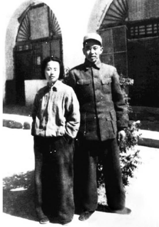 94年廖汉生到周恩来纪念馆参观，结束时被问：您是贺龙的外甥吗？