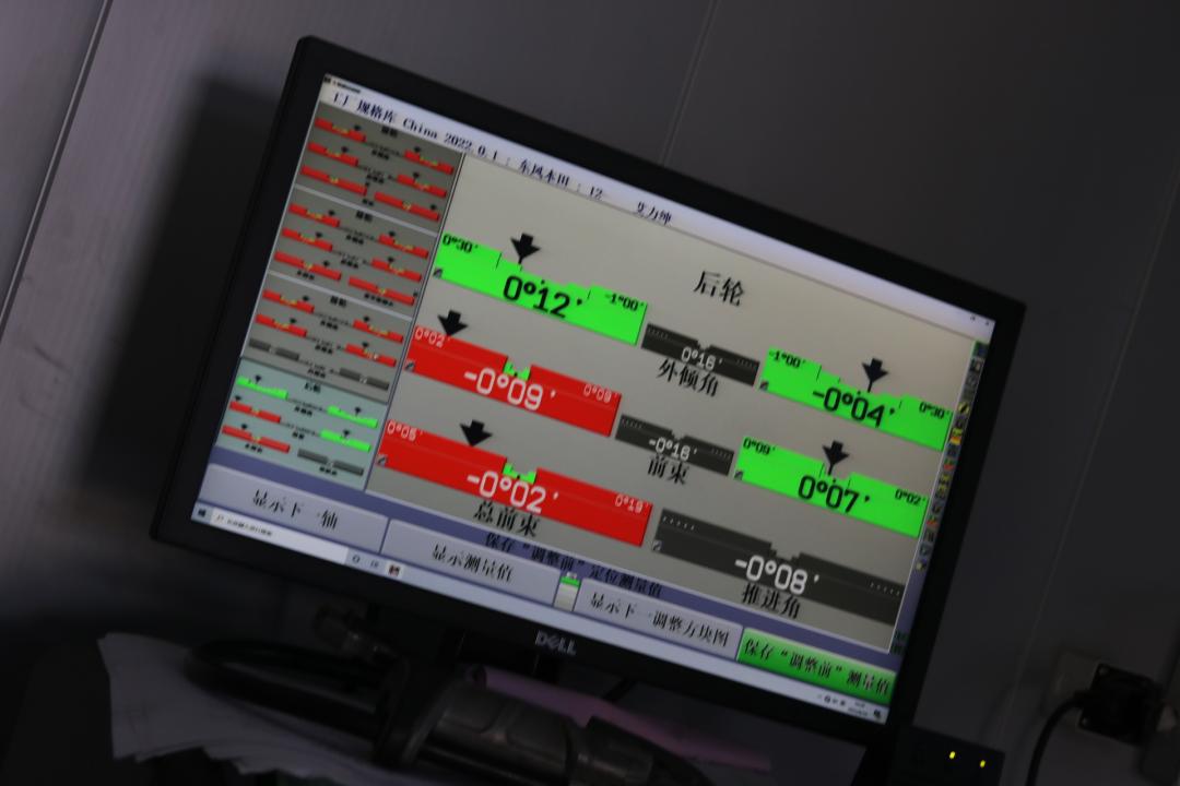 老款艾力绅二手车修复,老车翻新艾力绅