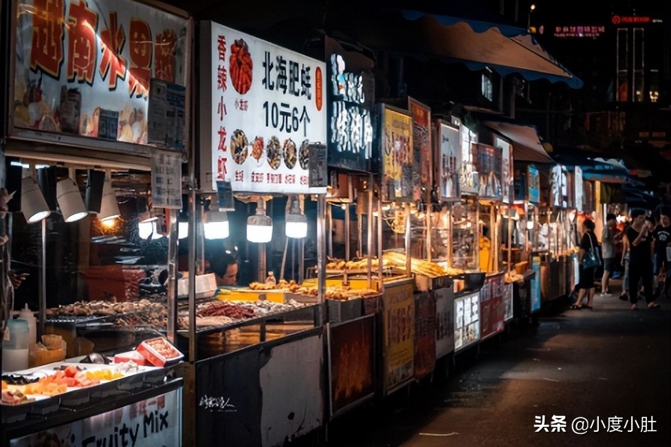 南宁夜市手打柠檬茶的老板娘火了