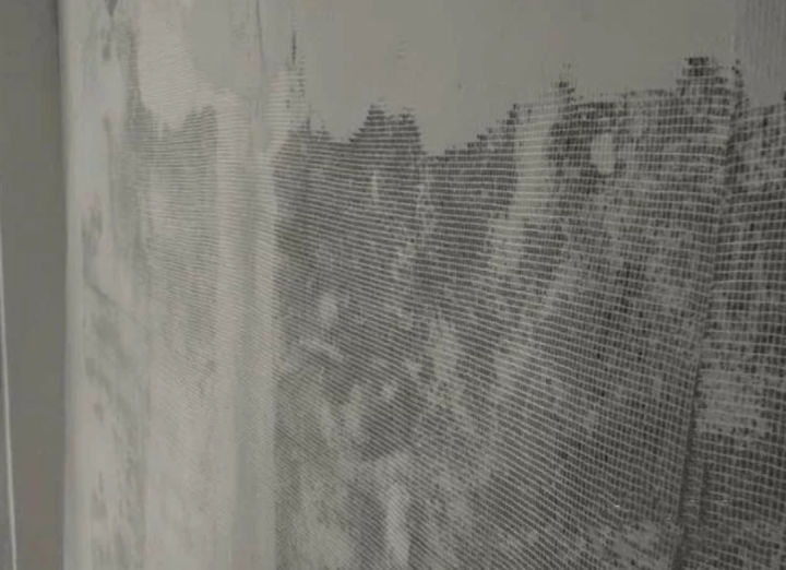 墙面为什么有裂缝,窗台下墙面裂缝最好修补办法