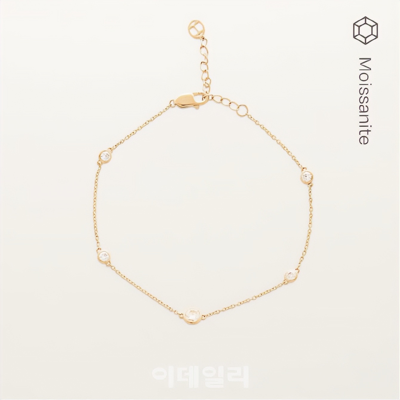 新一任韩国总统夫人,韩国现任总统夫人出访照片