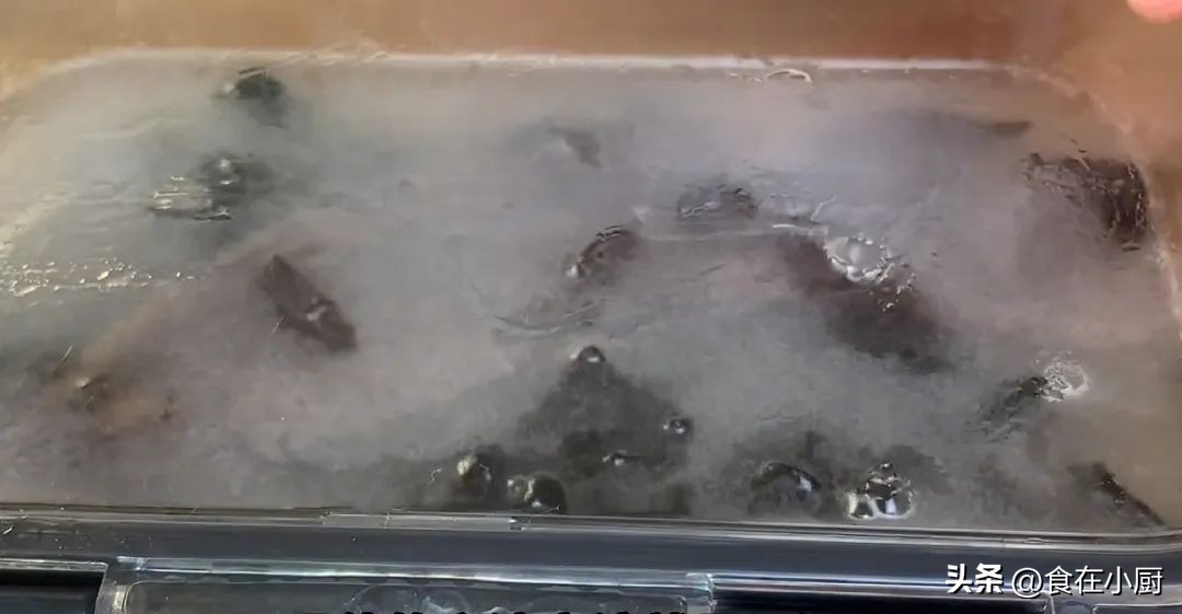 木耳直接用清水洗就可以了吗,新鲜木耳怎么清洗才能除虫卵