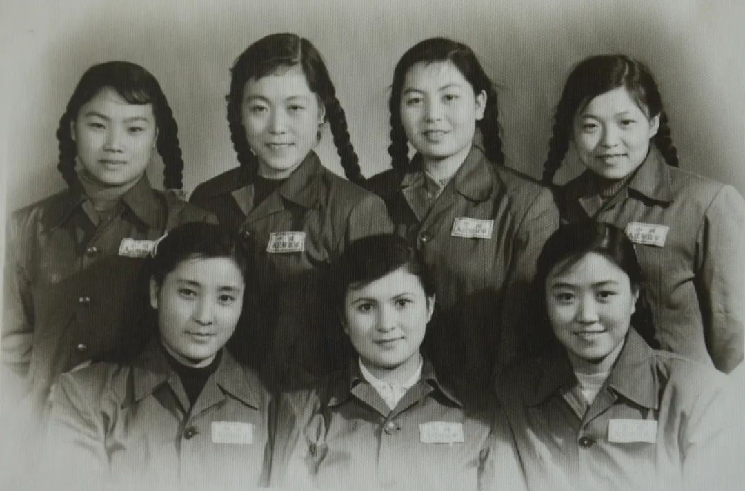 被作者选中首唱《*疆新**好》，她的歌声从*疆新**唱到了北京怀仁堂