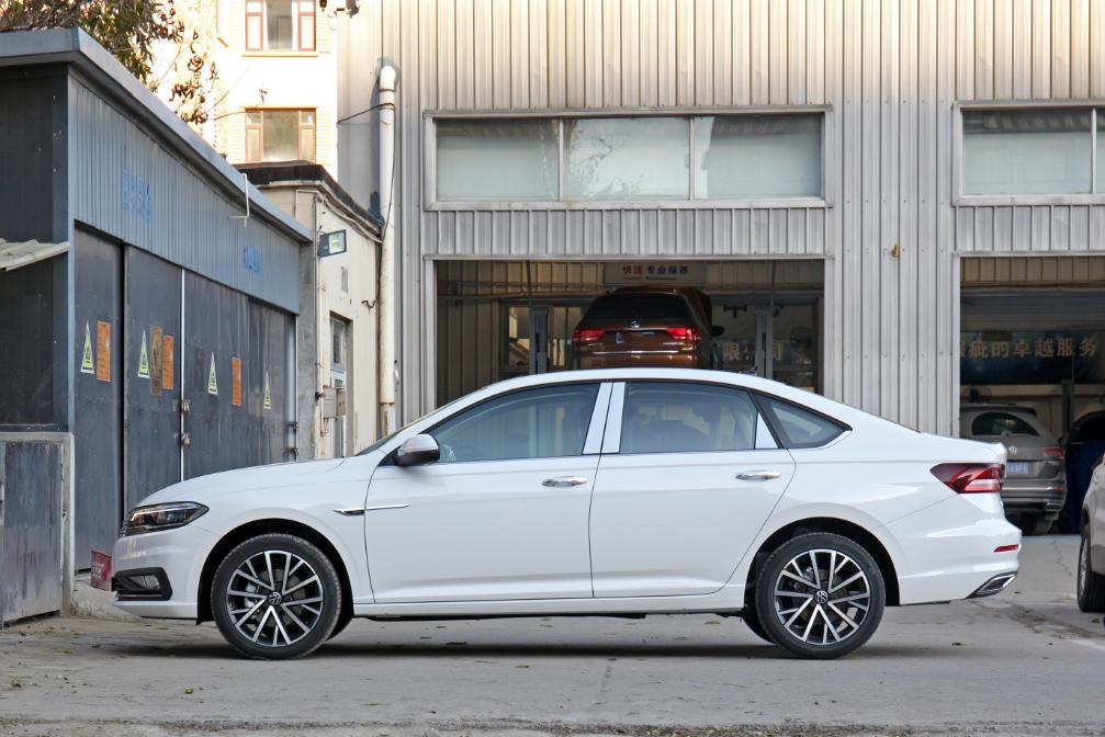 1.2t速腾跟1.4t朗逸哪个值得买,轩逸和朗逸1.4t哪个值得买