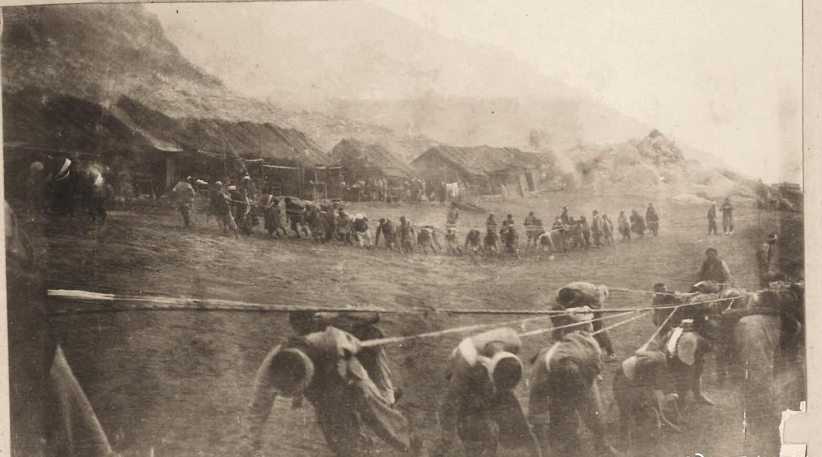 纳粹德国屠杀犹太女人,变态纳粹