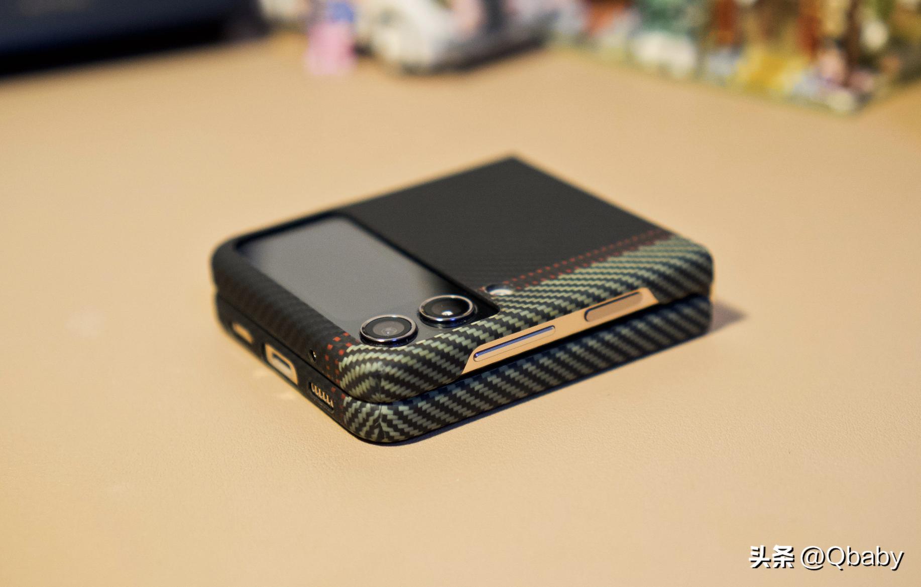 自由姿势+无敌手感！折叠屏手机选芳纶纤维超薄磁吸手机壳就对了