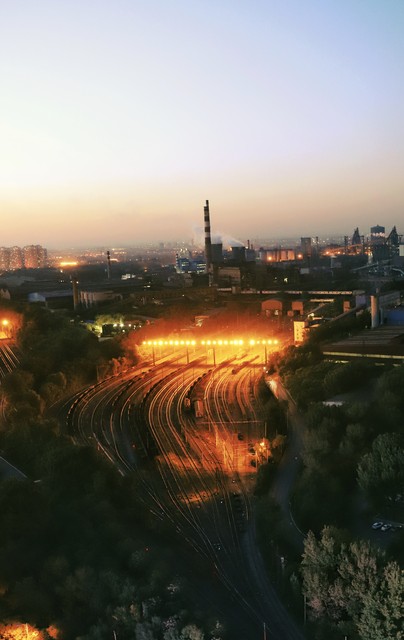 默默前行的背影,默默前行的视频