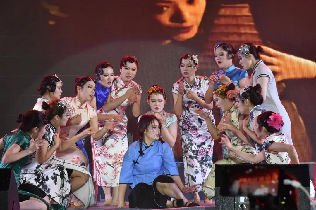 为什么华夏理工学院学费这么贵,为什么选择帝国理工