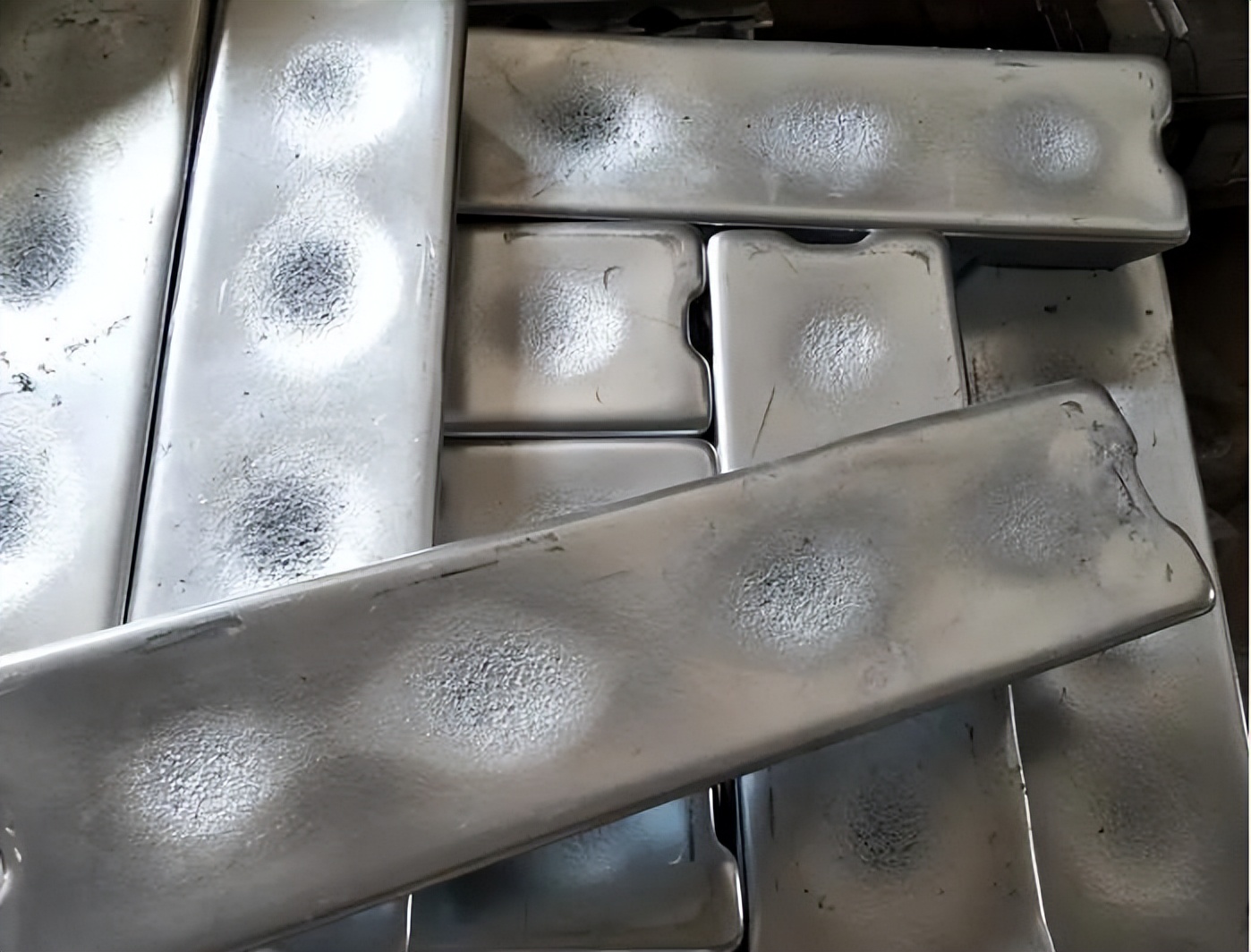 锌镍合金电镀后发黑怎么处理,锌合金pvd电镀起泡解决方法