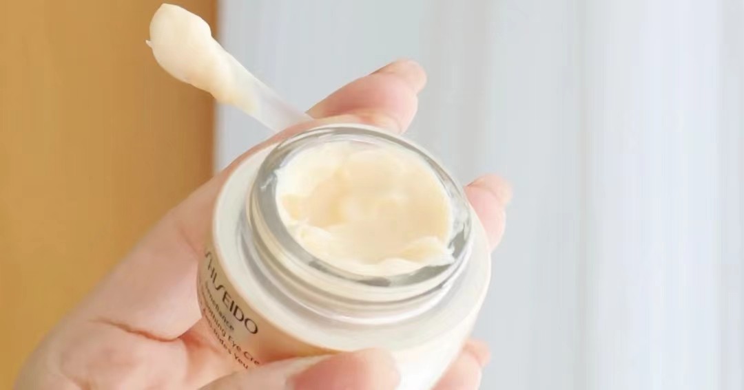 入门级大牌眼霜怎么选?雅诗兰黛预防衰老,兰蔻发光眼霜维稳修护