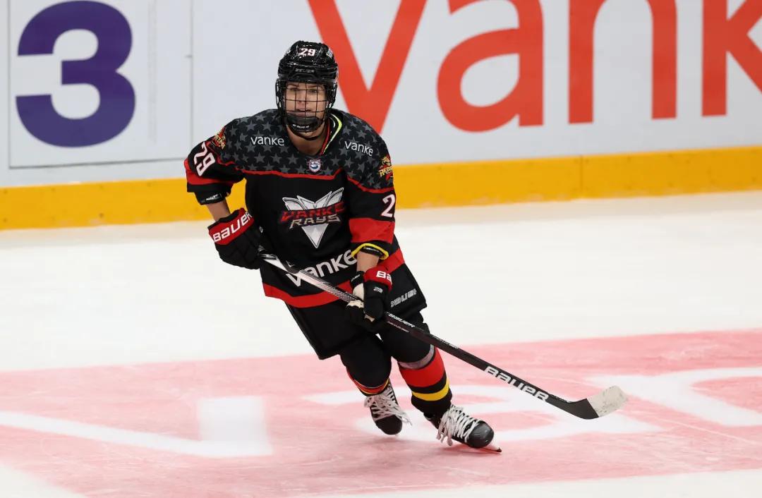 国家女子冰球队队长,瑞典女子冰球队