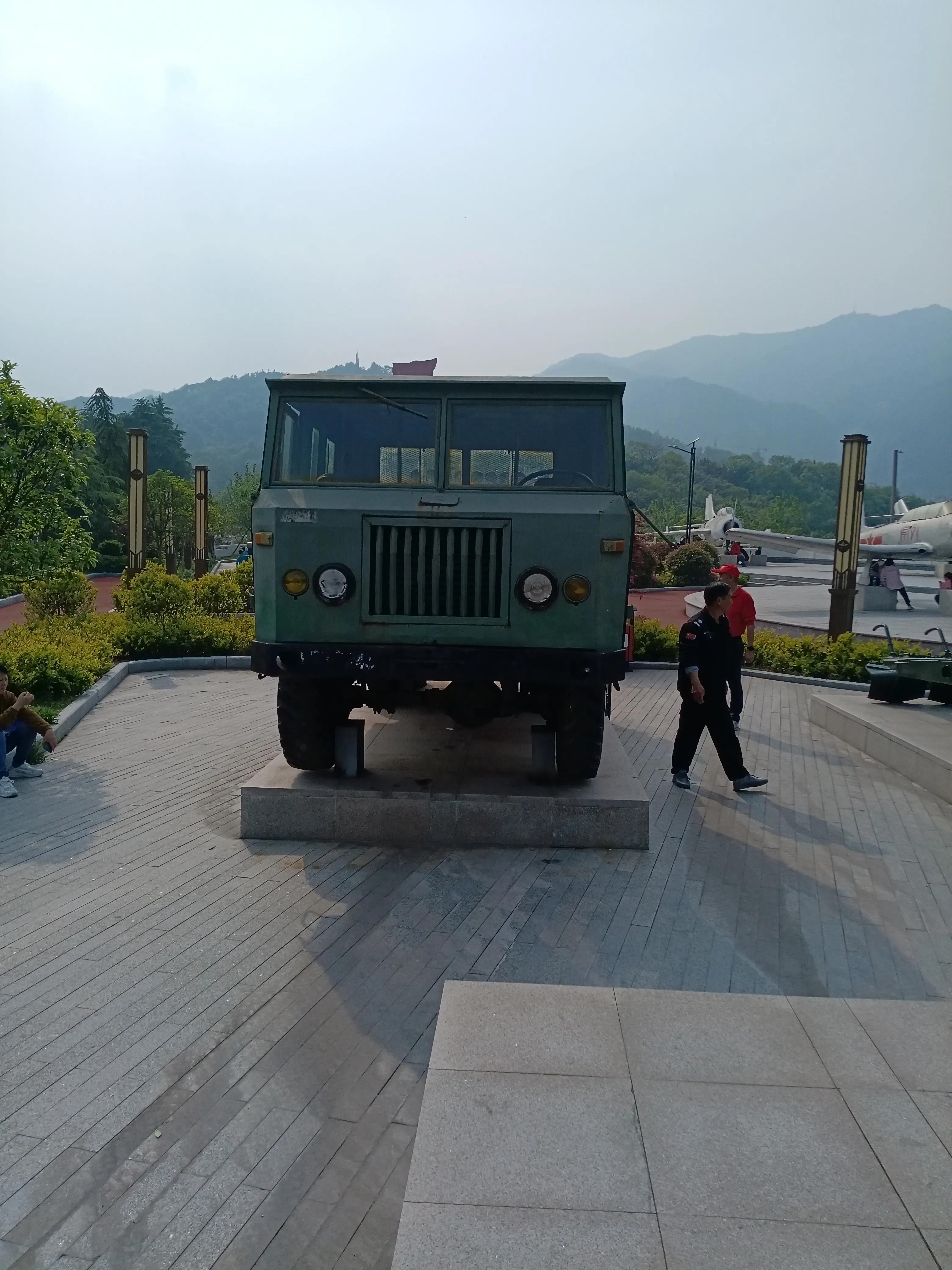 瞻仰胡氏受姓始祖公满陵墓及观光沿途景物