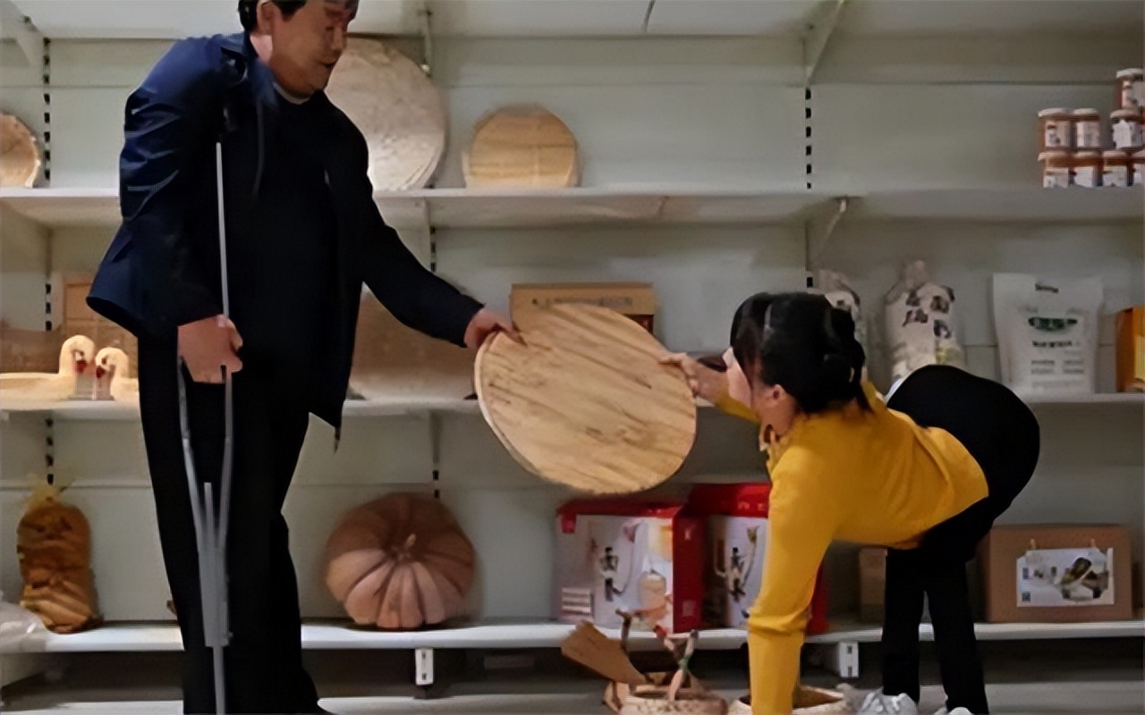 爬行妈妈董明英是什么村的,爬行妈妈董明英的日常生活