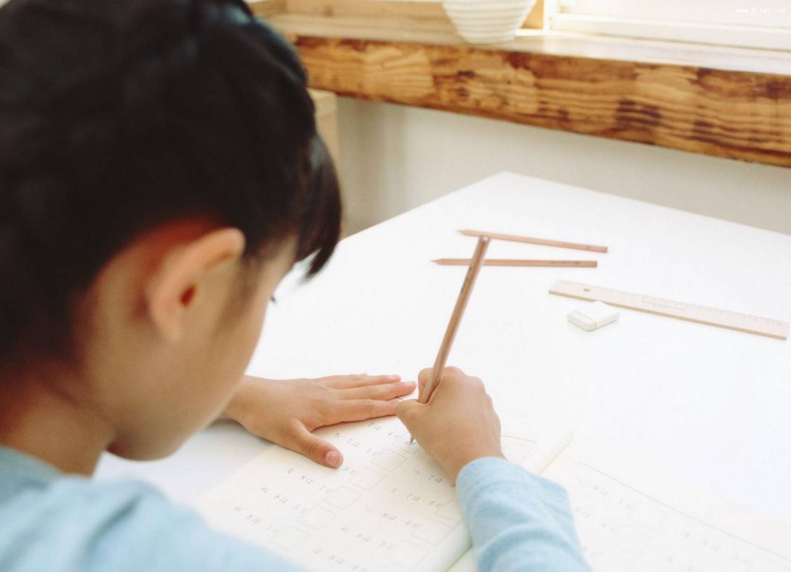 一辅导作业就鸡飞狗跳,一辅导孩子学习就鸡飞狗跳视频