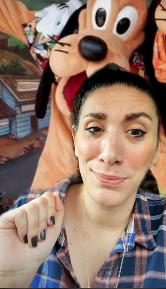 迪士尼员工生存现状,上海迪士尼员工超负荷工作