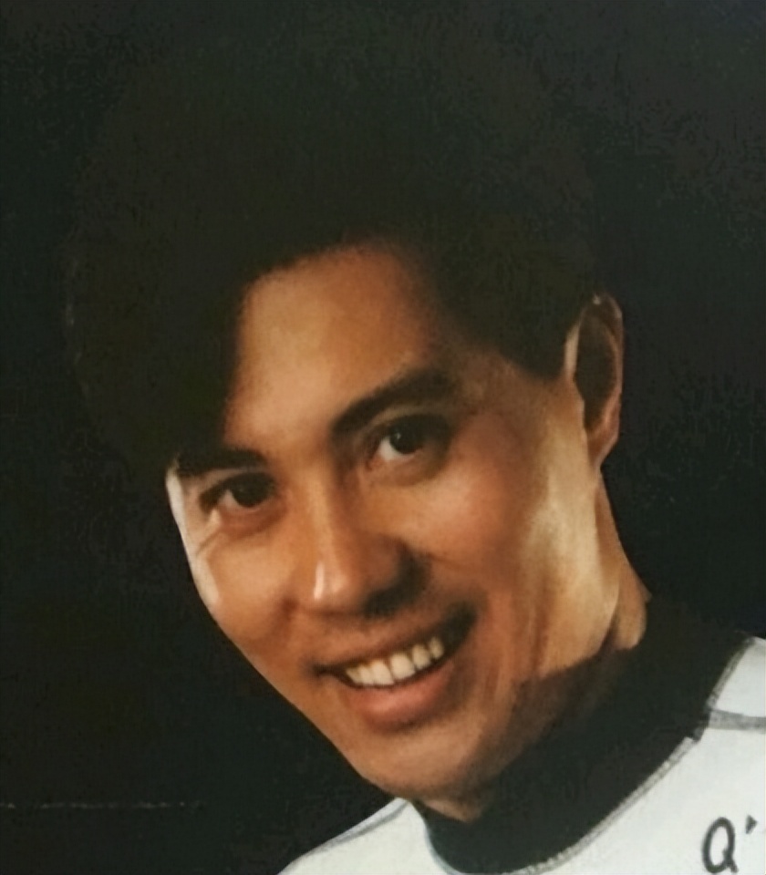 上影节红毯上影厂老演员集体亮相赵静优雅佟瑞欣挺拔于慧风情万种