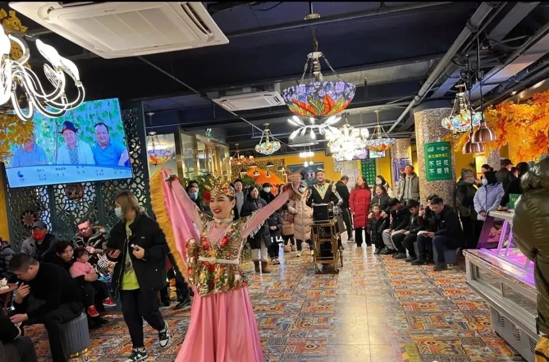 记者卧底实探麦当劳餐厅,北京三里屯餐厅酒吧
