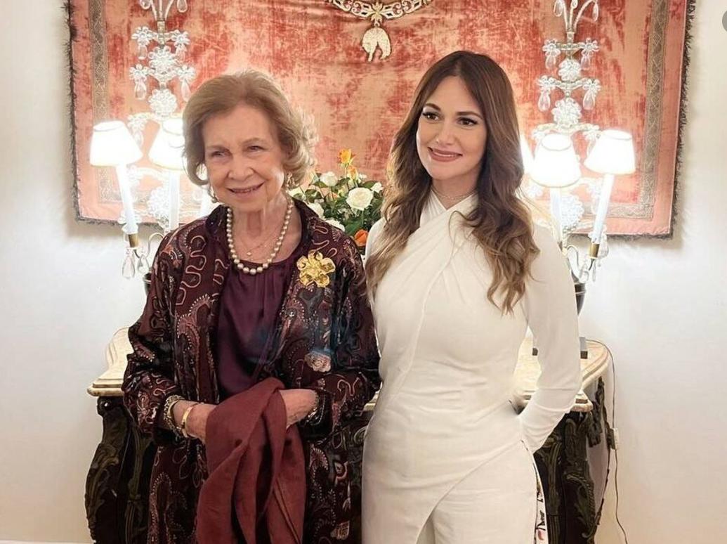 莱蒂齐亚穿长裙,莱蒂齐亚出席活动