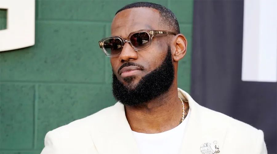 湖人拥有冲击西部第六的机会,湖人补强短板后重回冲冠行列