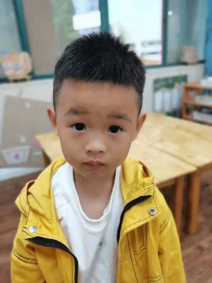 你好，草娃娃！——庆安乐儿堡幼儿园小二班课程故事