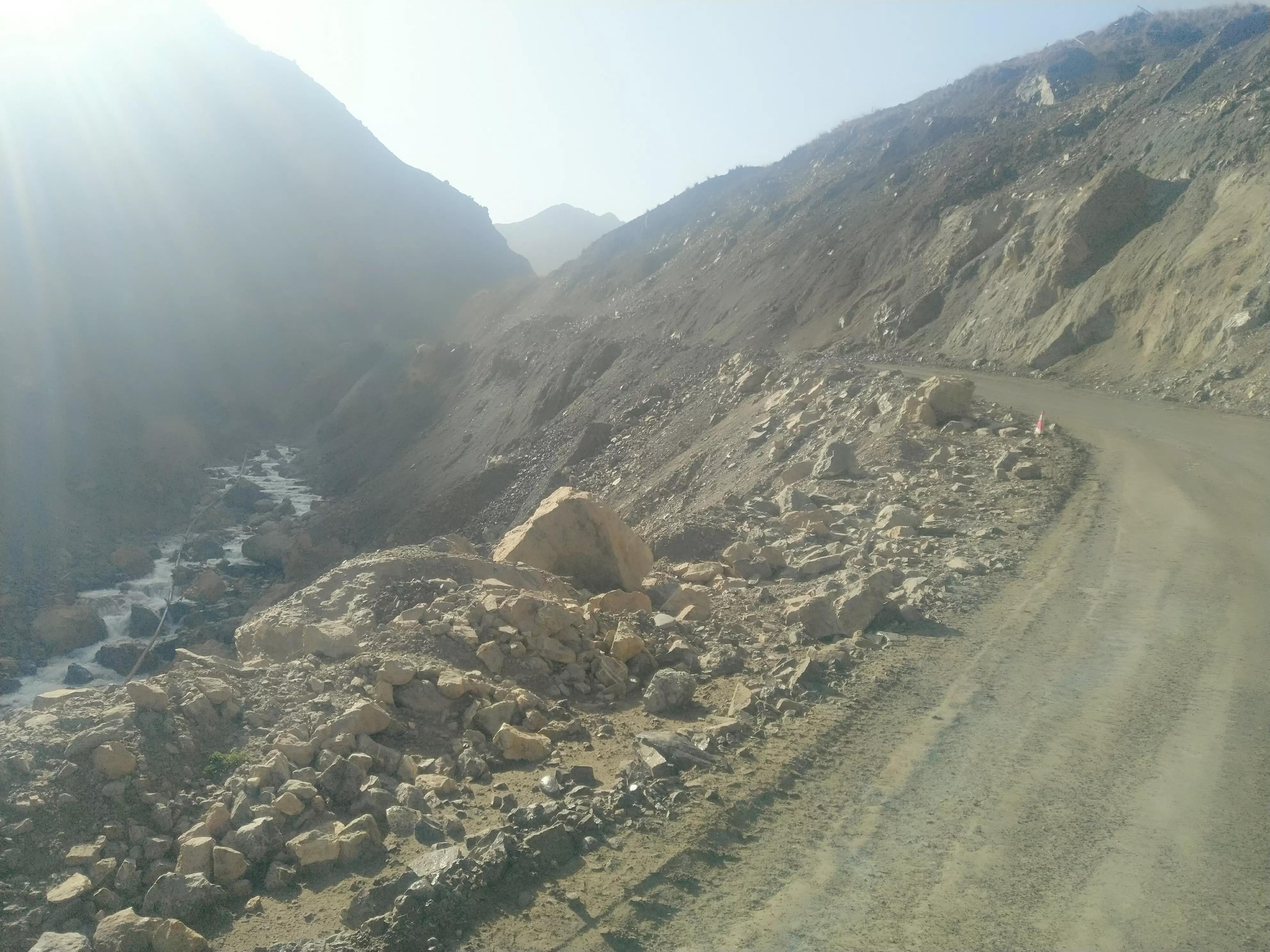 从甘肃翻越祁连山到青海,从肃北到青海沿途风景