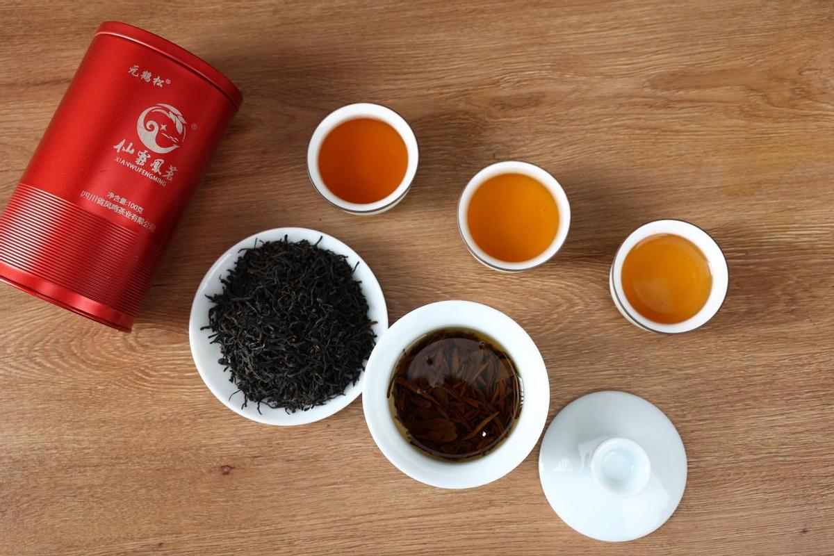 天冷了一起喝红茶暖身吧,红茶茶性温和特别适宜冬季饮用