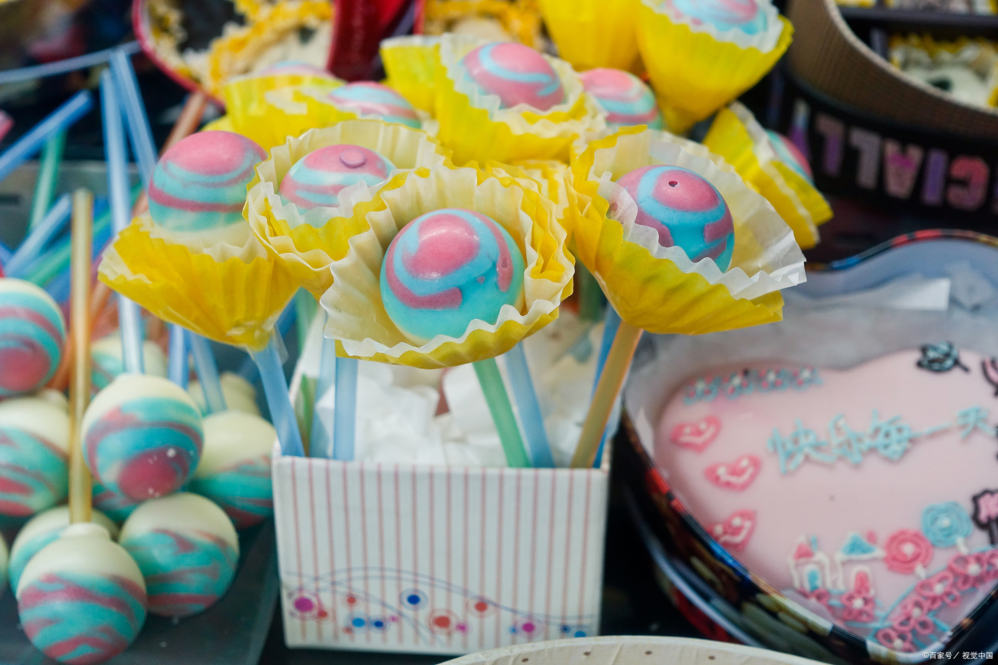 零食店卖进口零食需要注意哪些,进口零食实体店一个月能赚多少钱