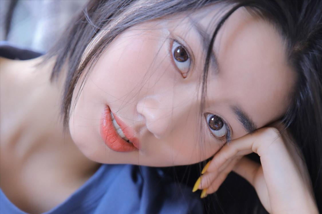 女生隐私部位的毛发变白，别急着除掉，先了解背后的原因！