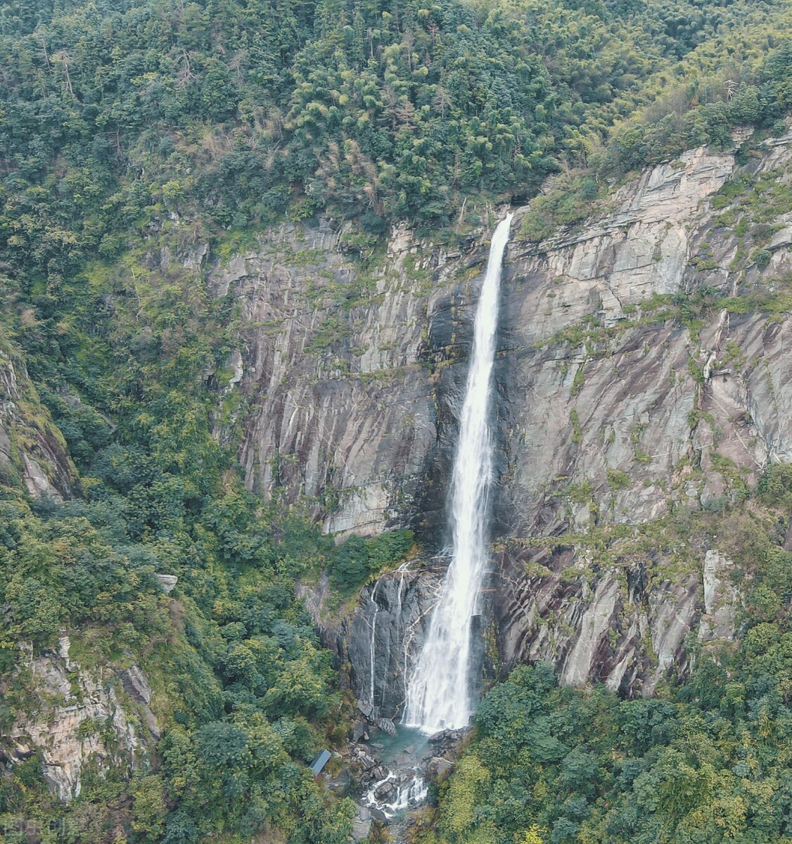 关于名山美景的诗句,名山大川诗十首