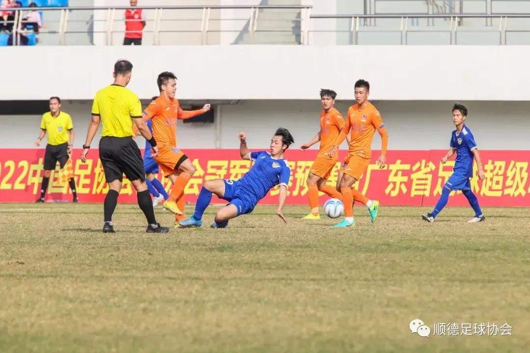 中国男足队勇夺亚洲杯,中国男足夺得首胜