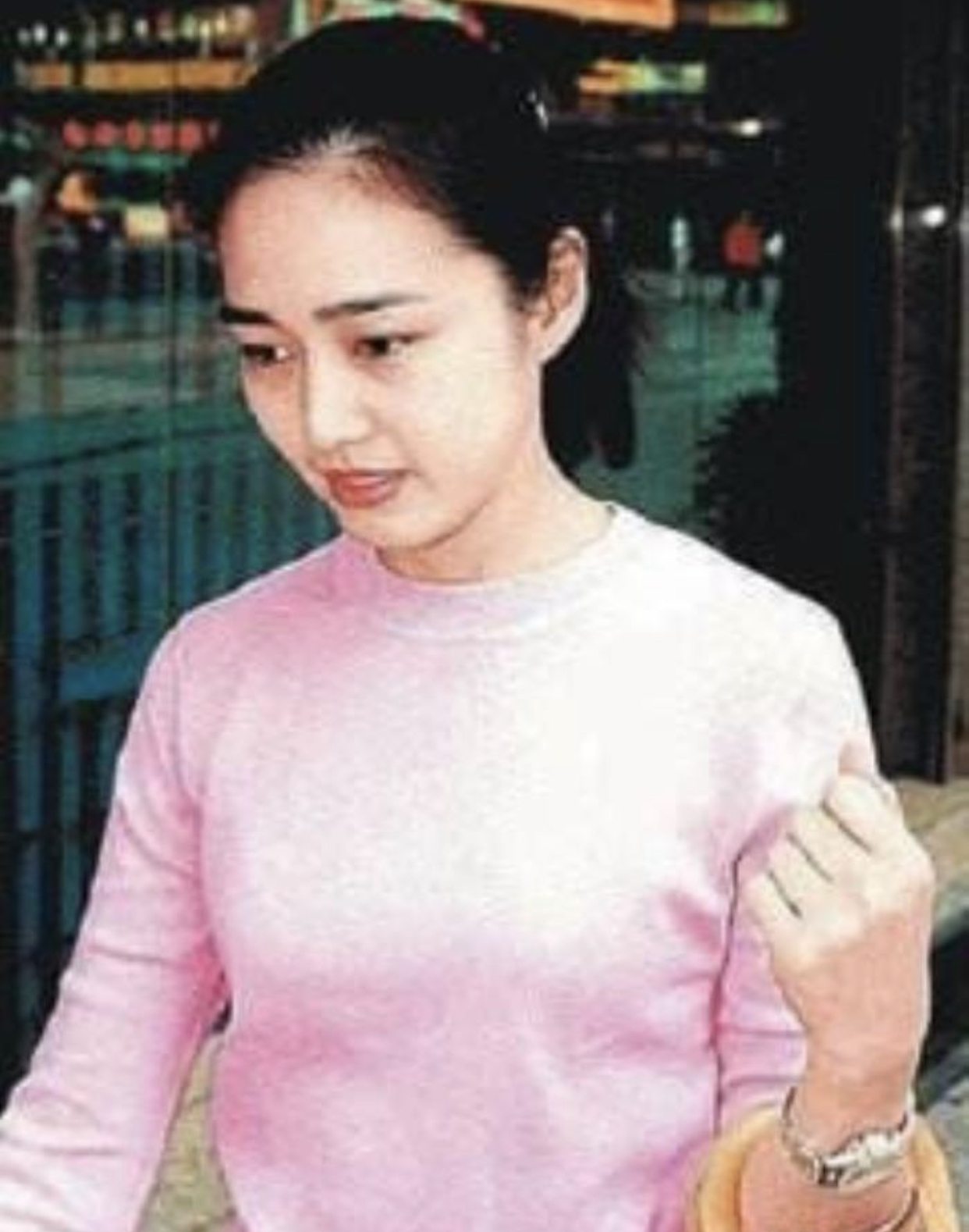 刘德华陪太太回家祭岳父,刘德华带太太回娘家视频