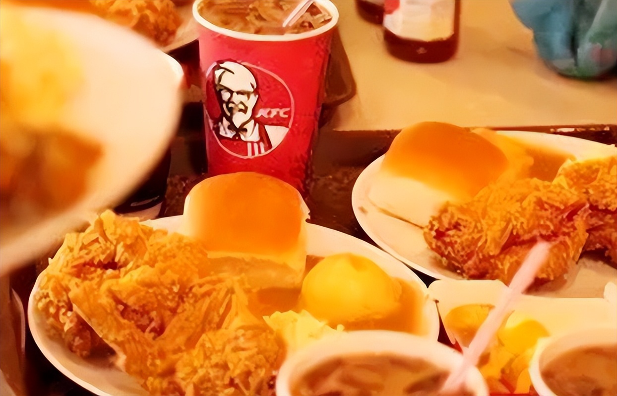 96年台湾富家女与*小平邓**警卫员订婚,女方母亲:娶妻聘金要100万