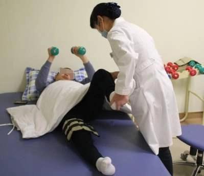 针刺干预中风后痉挛性瘫痪的疗效效果进展如何？听一听中医怎么说