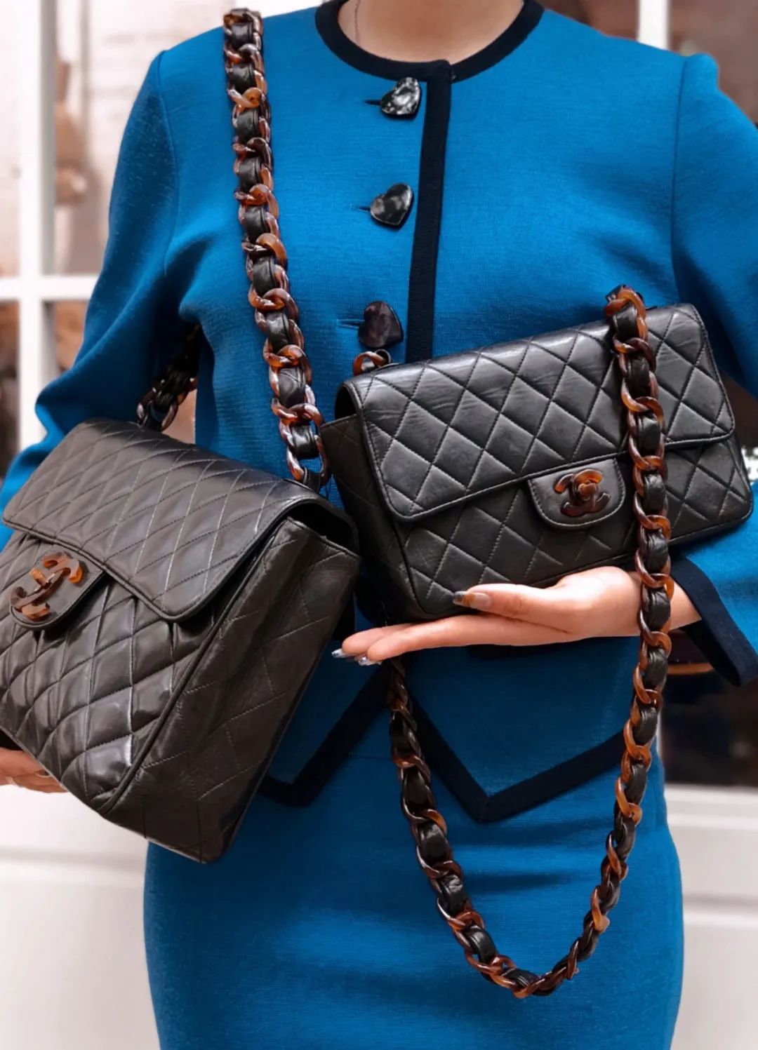 看完了Chanel富贵儿玳瑁，我默默放下了手中的皮质金链...