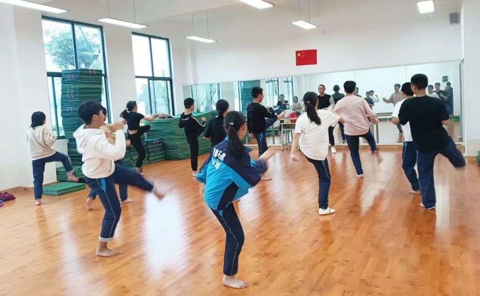 喜迎二十大|用运动谱写青春之歌