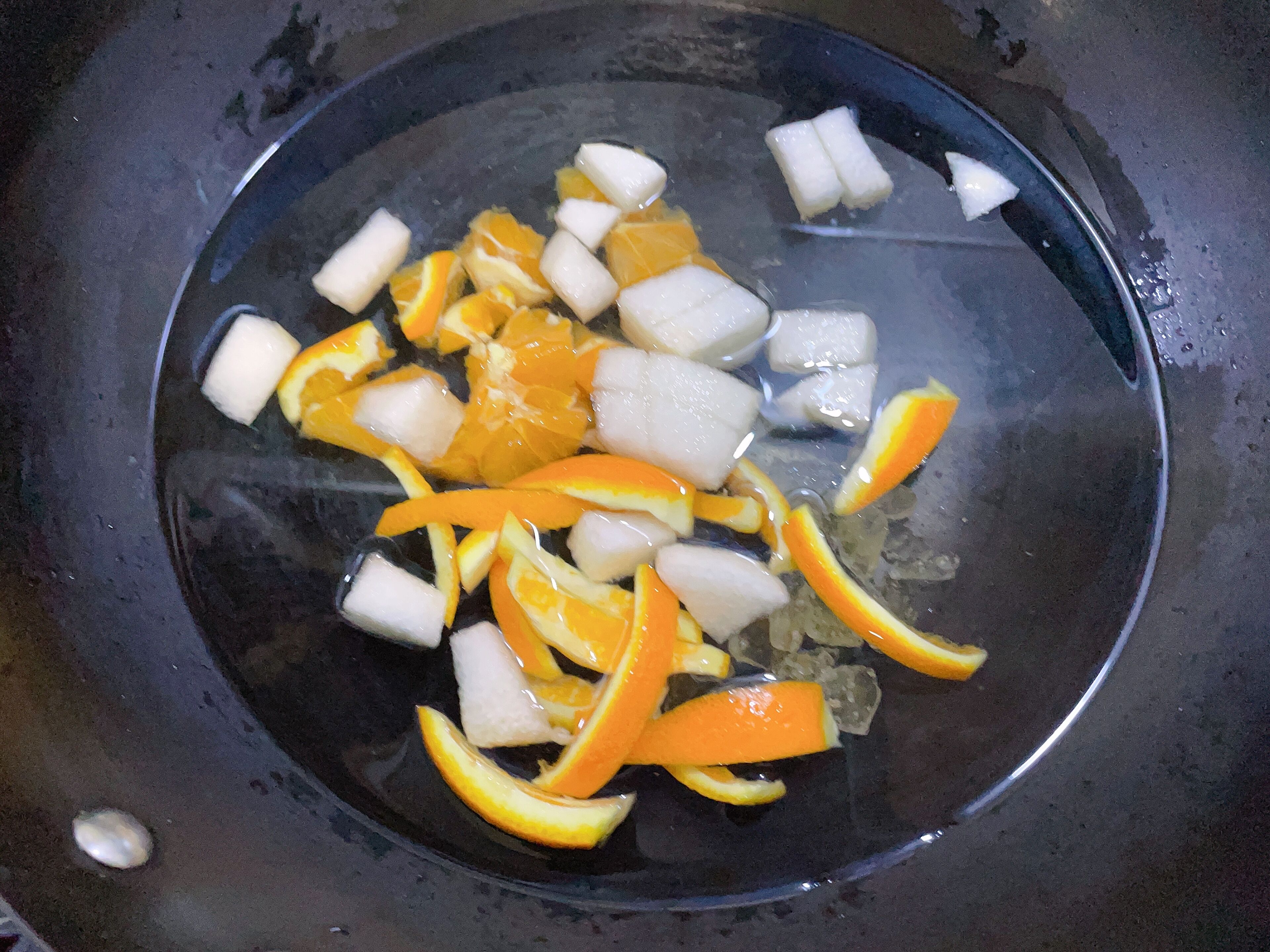 喉咙疼得像吞刀片，别慌!建议多吃这5种食物，喝完喉咙都舒爽了