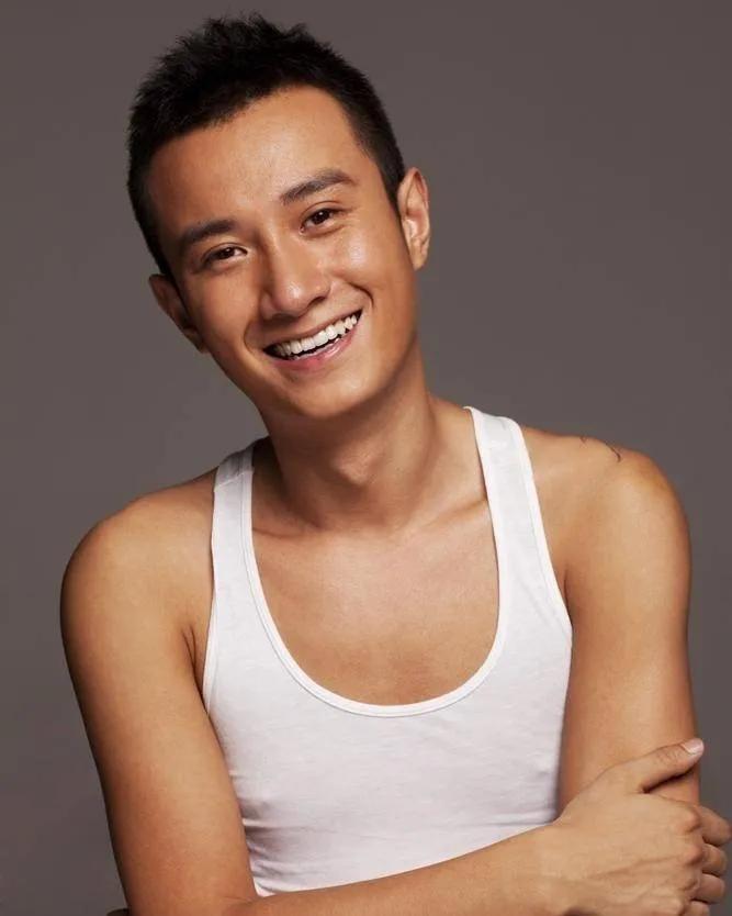 39岁文章近照头发花白,38岁文章近况曝光模样大变