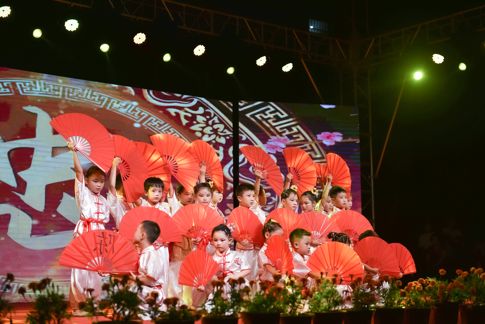 放飞梦想向阳生长,向阳蓓蕾幼儿园