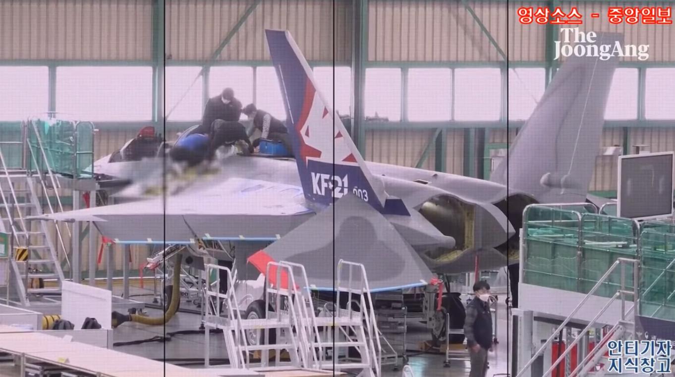 国外评价kf21战斗机4代机,kf21第三架原型机