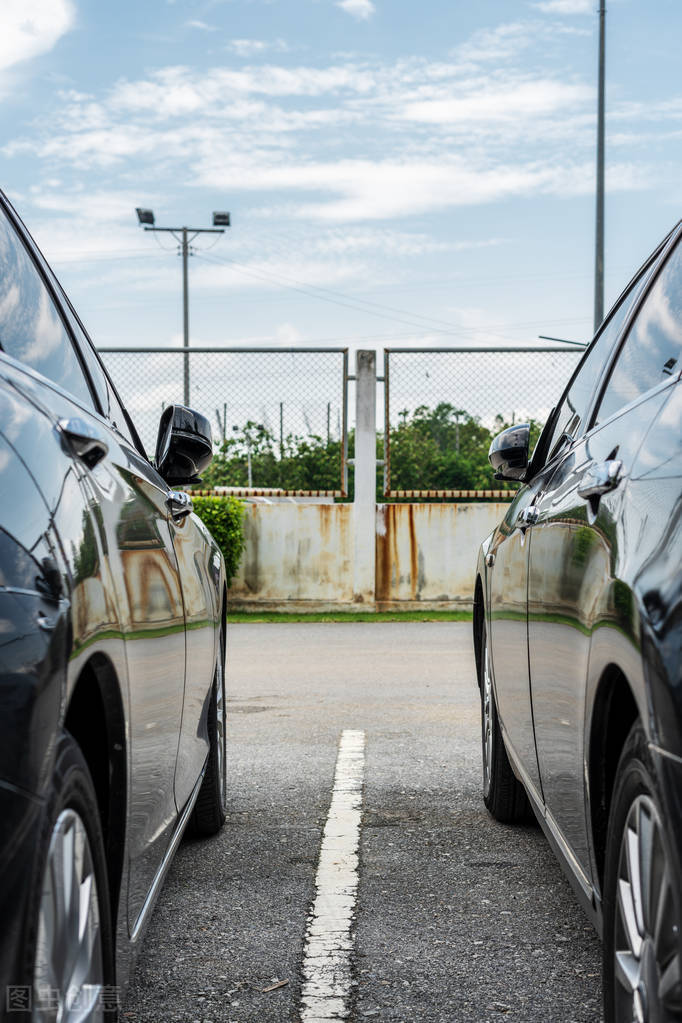 特斯拉官方二手车定金可以退吗,二手车定金不给退找谁最管用