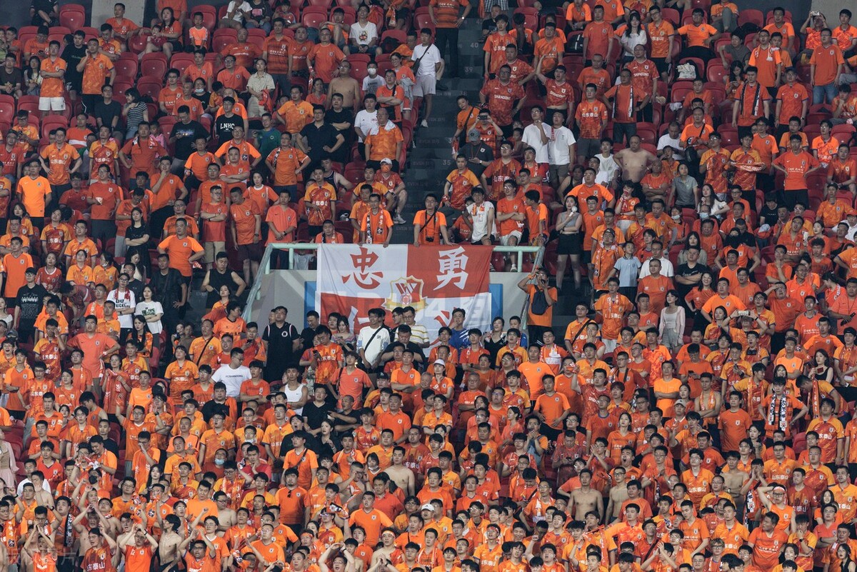 中超山东泰山队第11轮对阵,中超山东泰山2-1武汉三镇录像