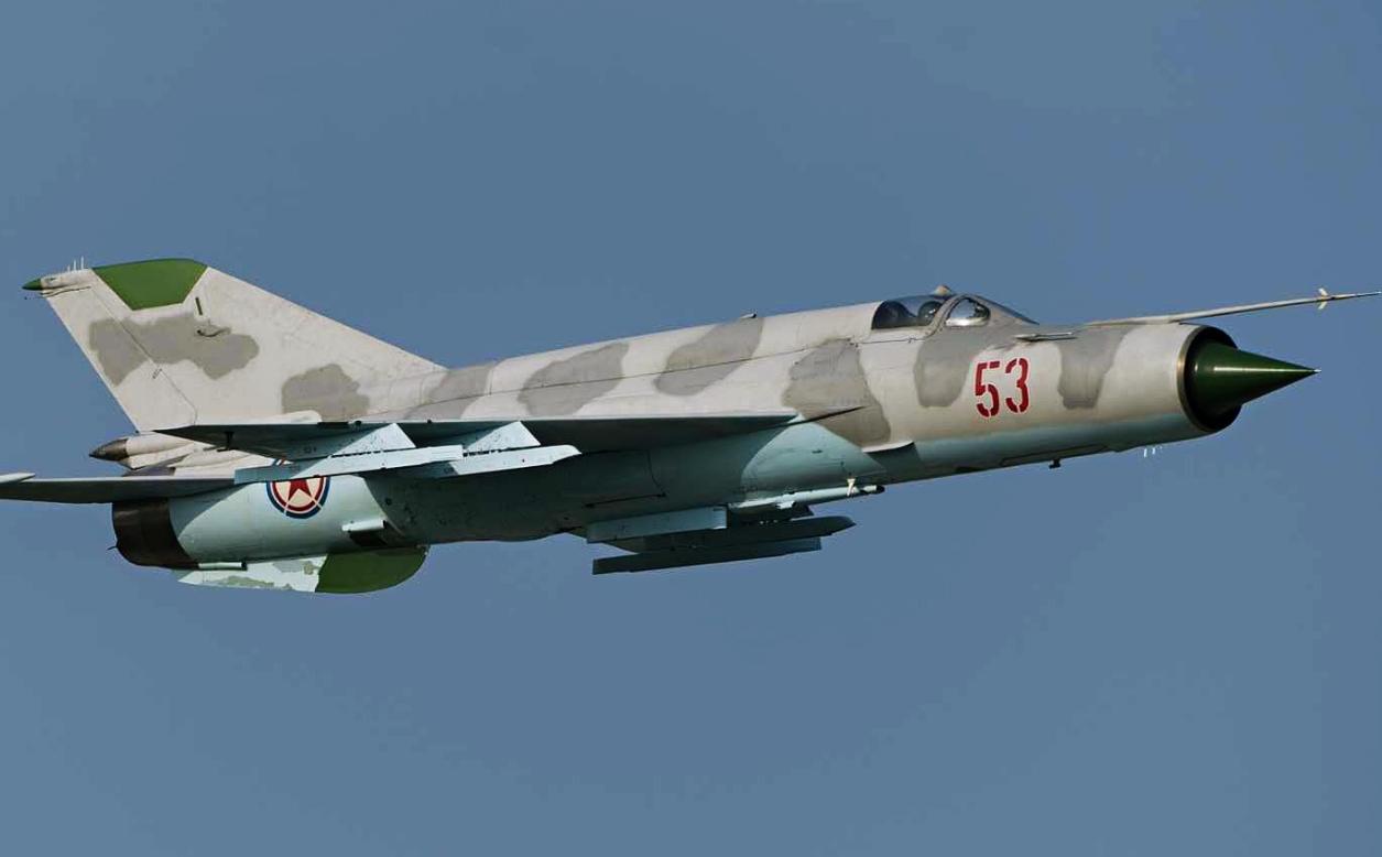 朝鲜扣押美国舰船，美军出动百架战机进逼，最后为何却选择道歉