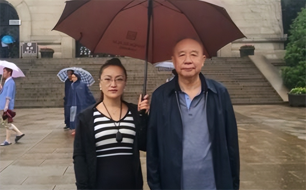 中国首位死亡的亿万富翁,中国首位千万富翁