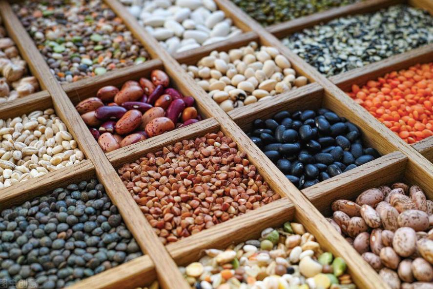 常失眠和缺乏维生素有关系？这2种维生素带着吃，有助于改善睡眠