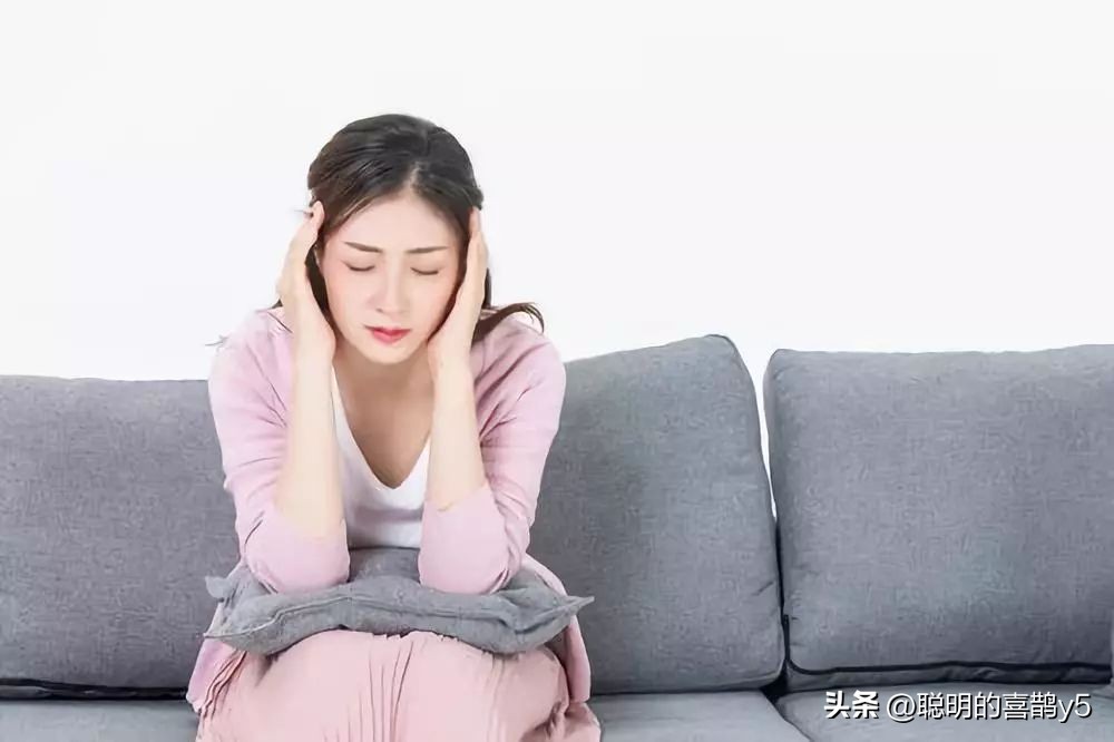 月经走了一周多又有出血怎么回事,月经走了一周又出血了怎么回事