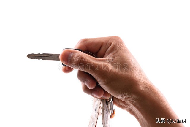 大陆和香港的方向舵相反，开车从港珠澳大桥到对岸后怎么行驶？