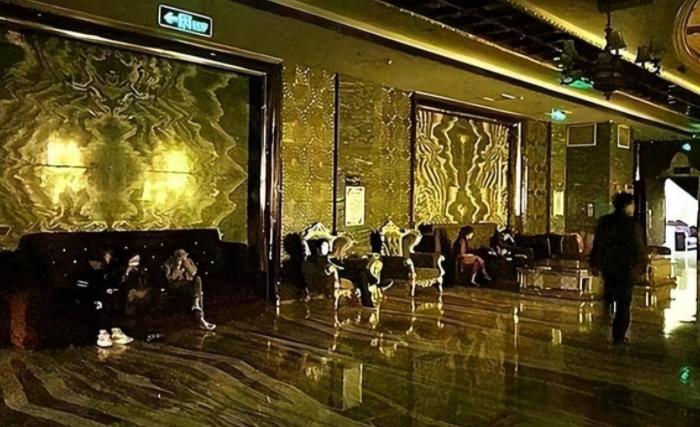 白马会所覆灭记：令无数富婆欲罢不能，2019年因头牌鸭王一夜覆灭